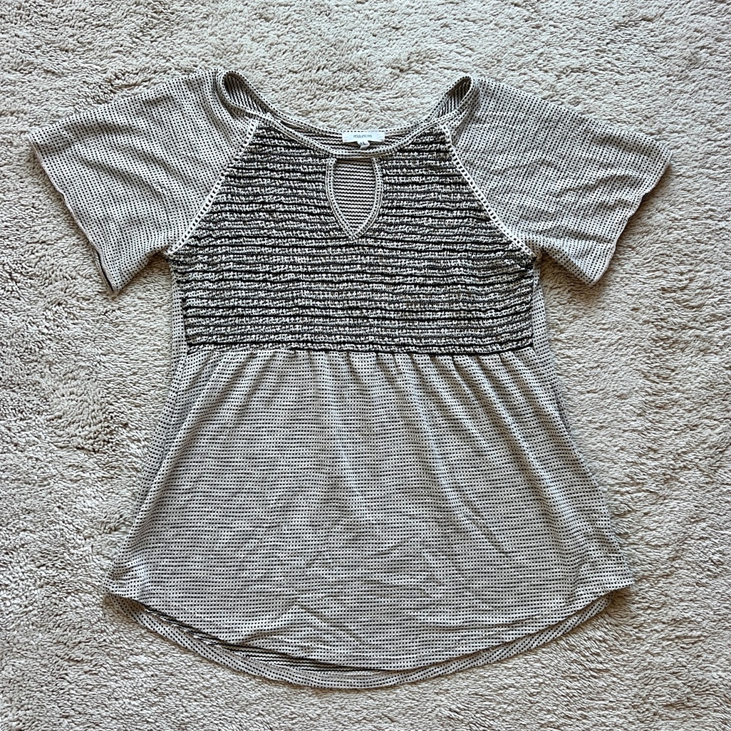 Beautifully Detailed Top With Keyhole